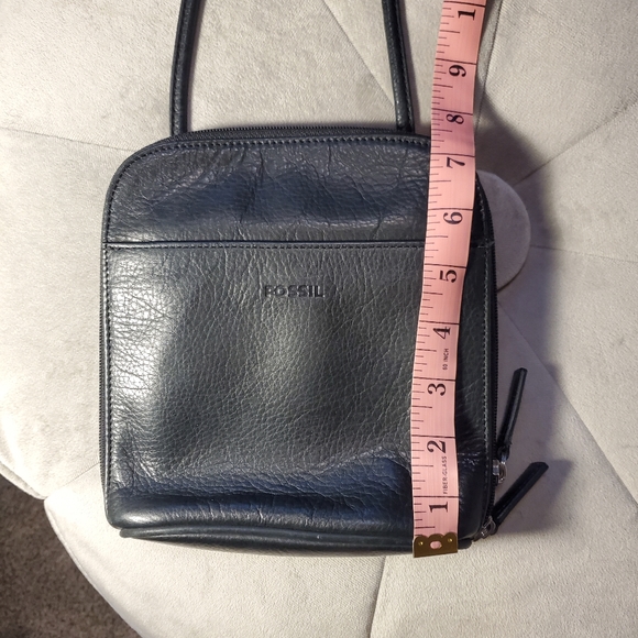 Classic Fossil Black Leather Crossbody Bag - Picture 3 of 6